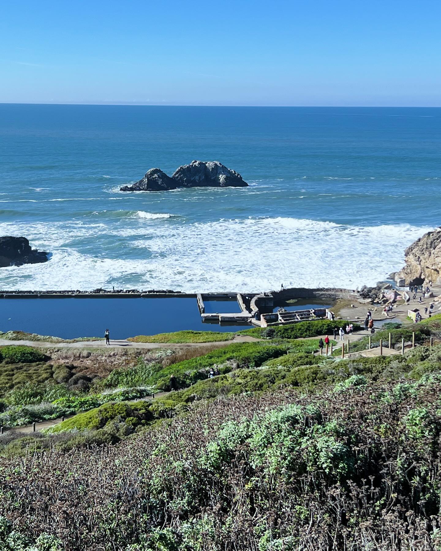 To ring in the first day of #2024 I walked from Sutro Baths to China Beach. It had been raining 🌧️ here on and off, but one clear day and the first of January was a perfect day for a walk.